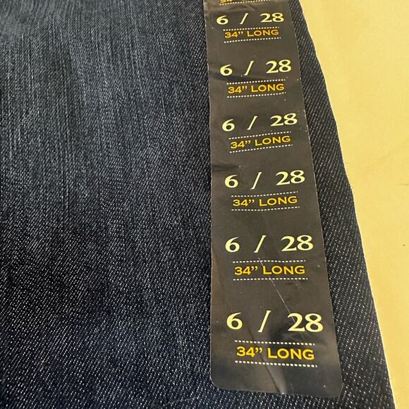 Lucky Brand- "Sofia Boot" Jeans Medium Huston Wash Slight
Distressing- Size 6/28 - Picture 9 of 13